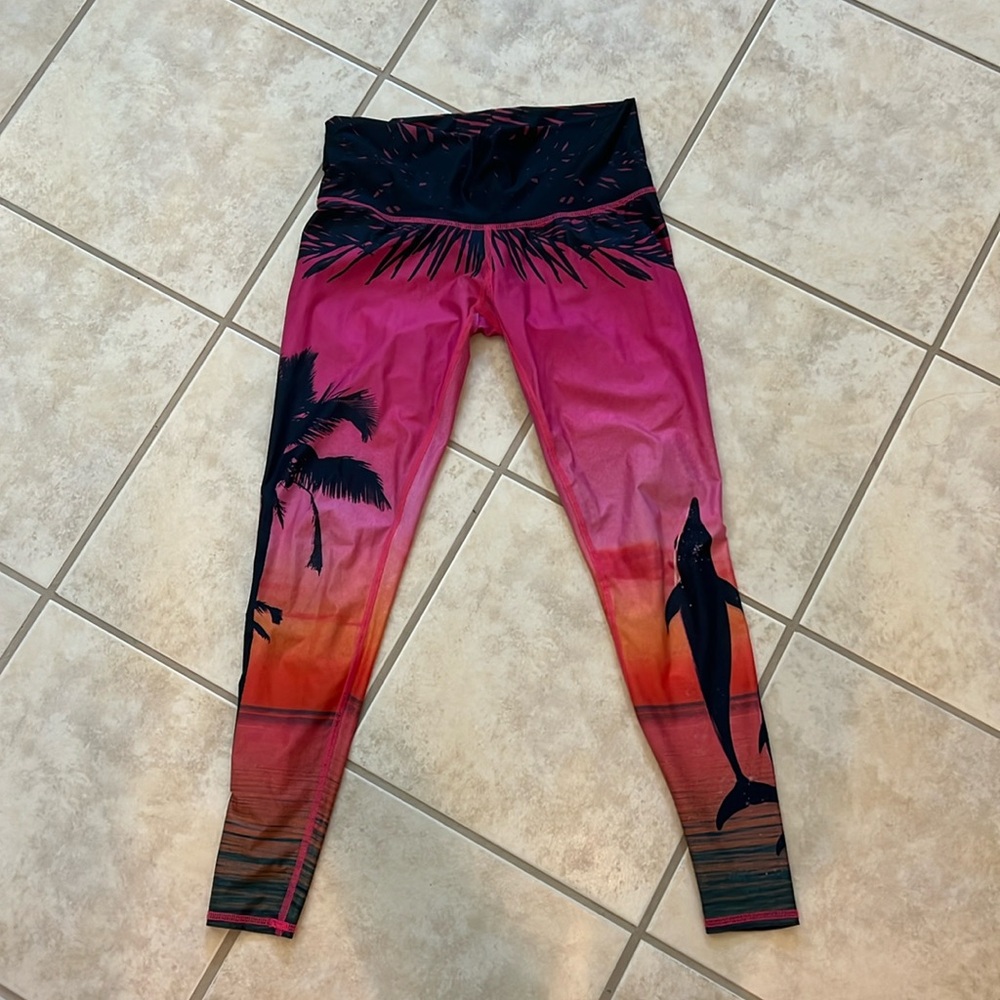 Teeki Love the Adventure Dolphin legging medium